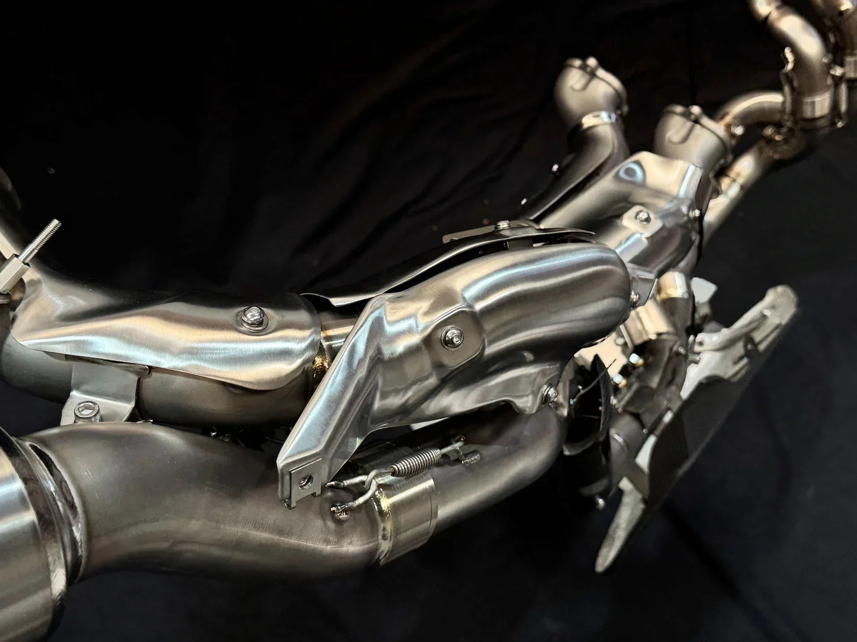 Vandemon Ducati Panigale V4 and V4S 2025-2026 High Mount Race Exhaust System   DUCV4PANHMEXHMESB VA-90