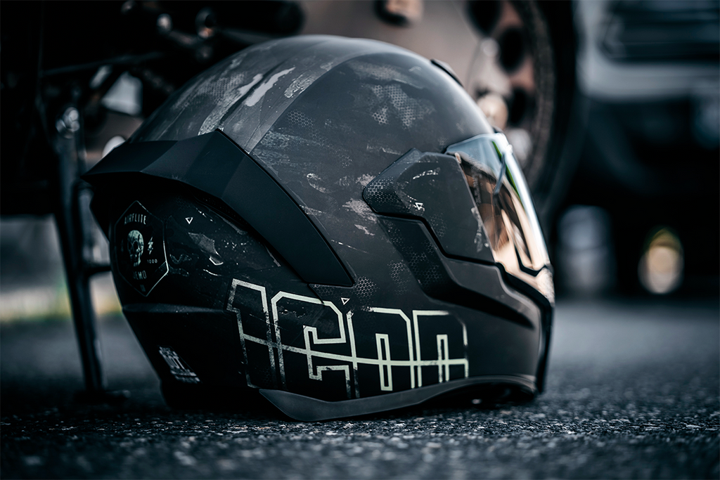 ICON Airflite™ Helmet - Demo - MIPS® - Black - Medium 0101-14124