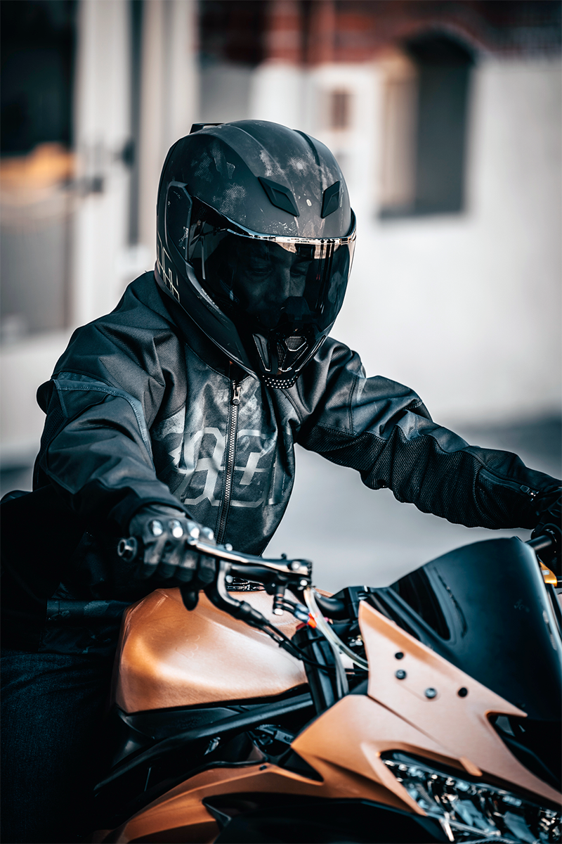ICON Airflite™ Helmet - Demo - MIPS® - Black - Medium 0101-14124