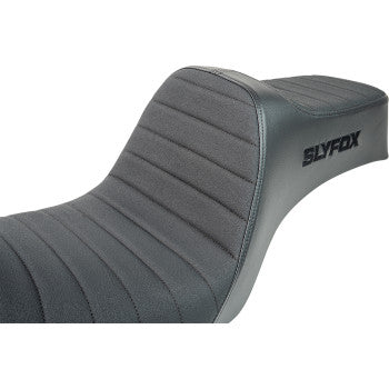 SLYFOX Highnoon Seat - Vinyl - Classic Stitch - Black Logo - Dyna '12-'16 4694A-slyfox