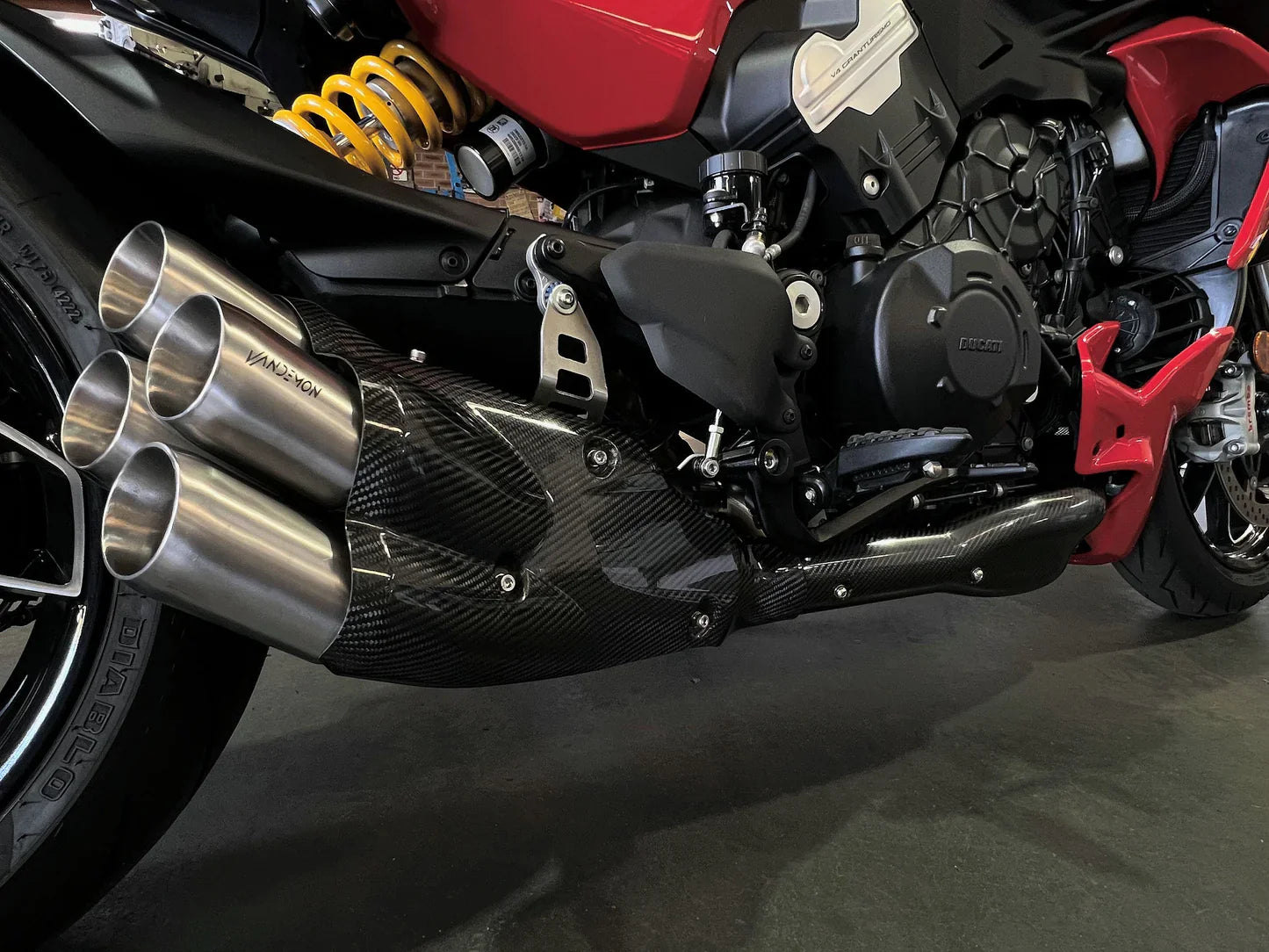 Vandemon  Ducati Diavel V4 Stealth Bimodal Quattro Titanium Exhaust System 2023-2024  DUCDVLV4TIEXHWV VA-32