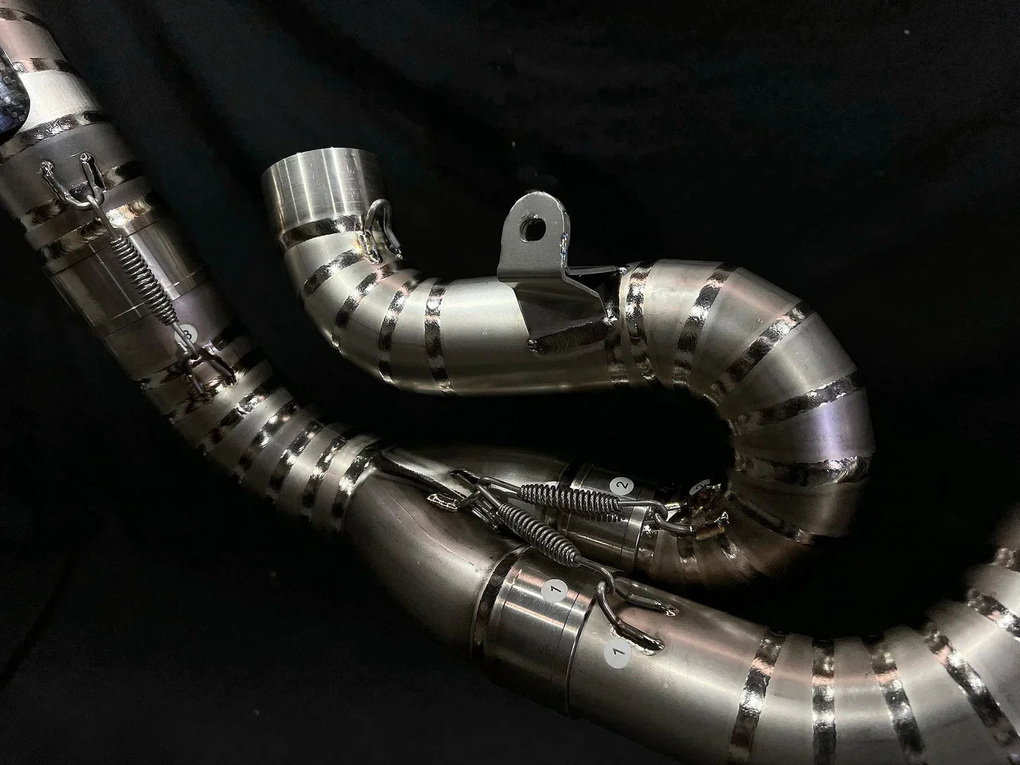 Vandemon  Ducati Panigale & Streetfighter V4 Titanium High Mount 3/4 Slip-On 2023-2024  DUCV4SFTIMUFHMB VA-35