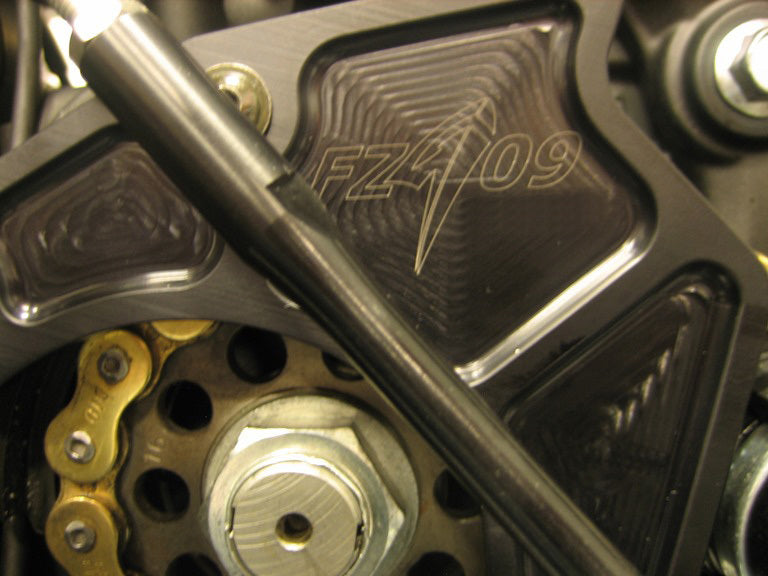 Graves motorsports yamaha fz-09 sprocket cover